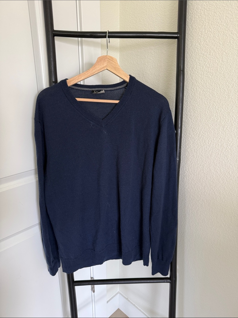 Jos. A. Bank Navy V-Neck Men's Sweater